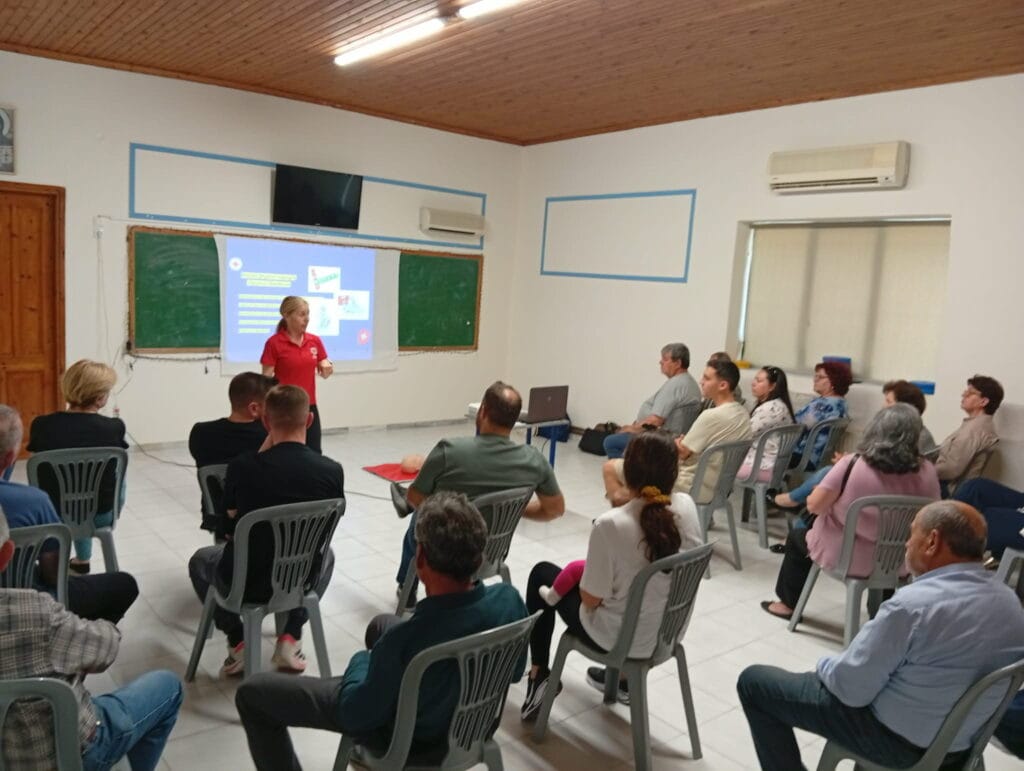 Εκπαίδευση Πρώτων Βοηθειών στα μέλη Πολιτιστικού Συλλόγου Αρκαδικού Αργολίδας από το Περιφερειακό Τμήμα Ναυπλίου