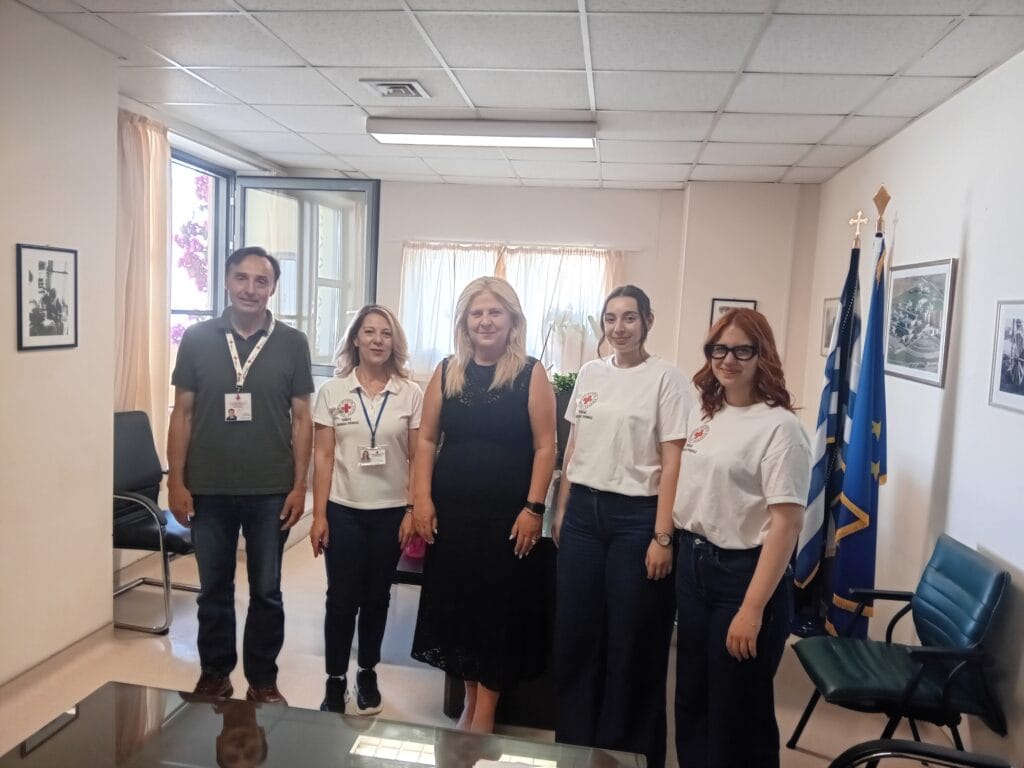 Γραφείο πληροφόρησης και εξυπηρέτησης ασθενών και συνοδών και Κινητής Δανειστικής Βιβλιοθήκης στο Πανεπιστημιακό Νοσοκομείο Λάρισας