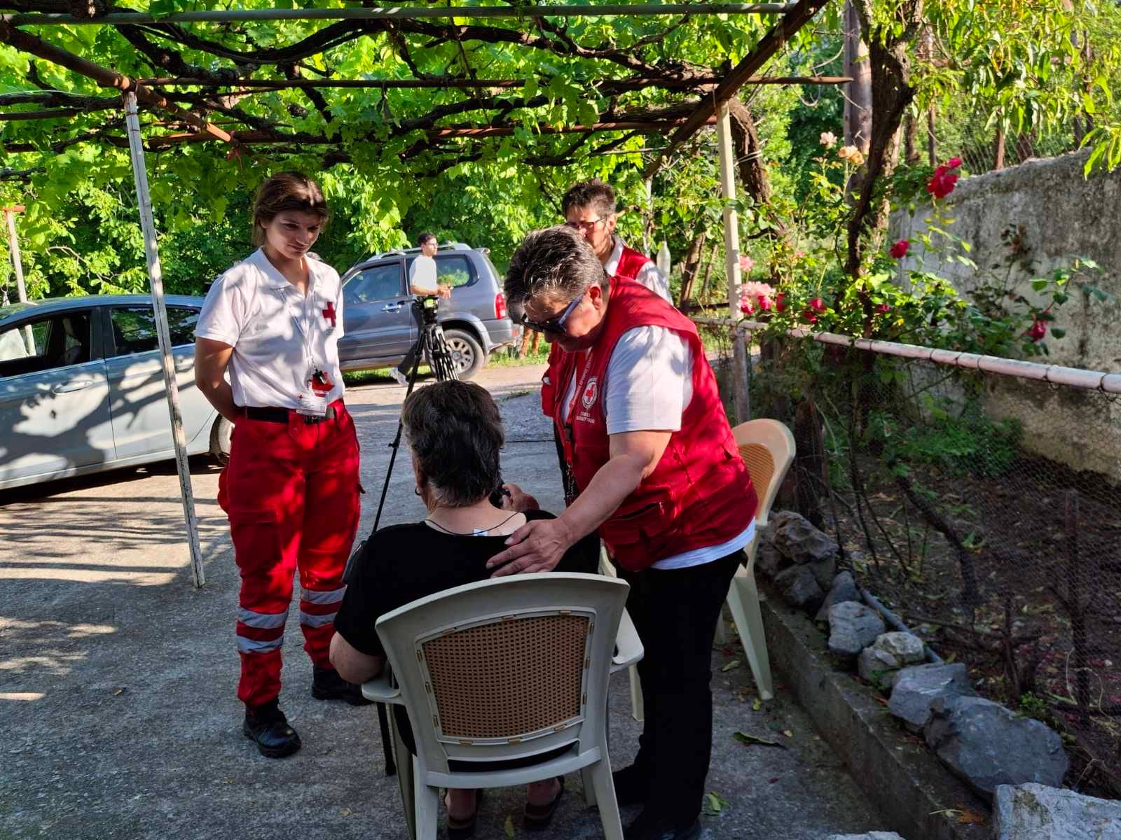 Ο Ελληνικός Ερυθρός Σταυρός ενισχύει τους κατοίκους στις σεισμόπληκτες περιοχές της Β. Εύβοιας