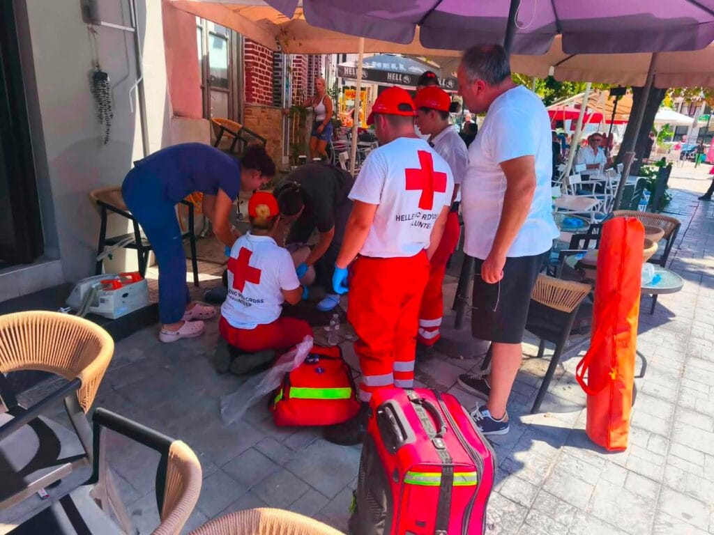 Εθελοντές Σαμαρείτες – Διασώστες επανέφεραν δύο φορές στη ζωή άνδρα στην Ελασσόνα