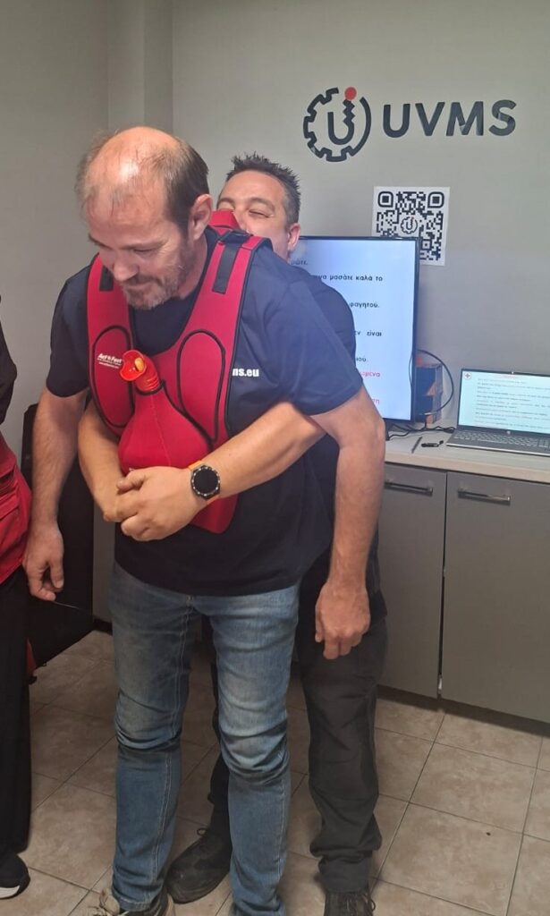 Oλοκλήρωση σεμιναρίου BLS στην εταιρεία UVMS από το Περιφερειακό Τμήμα Βόλου